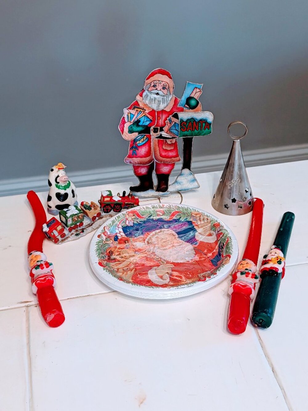 Lot of 8 VTG Random Christmas Decor Santa Mrs Claus Candles Plates Bell Train